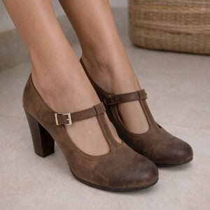 Nicole Omen Brown Distressed Leather T-Strap Mary Jane Block Heels Size 7M